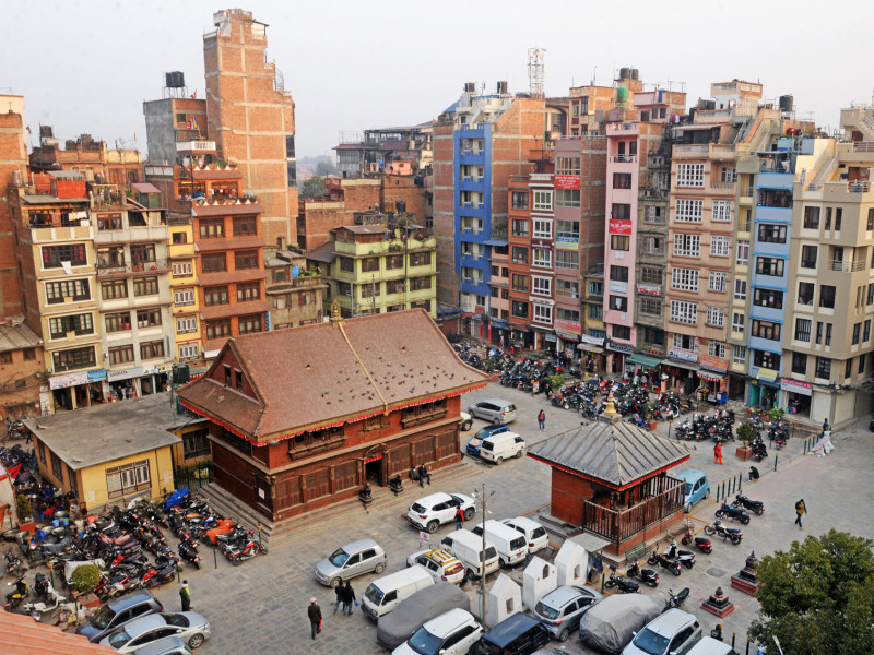 जताततै पार्किङ, अस्तव्यस्त काठमाडाैंका सडक (फोटो फिचर)